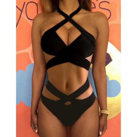 Plain Cutout Front Halter Strappy Bikini - Picture 3 of 4